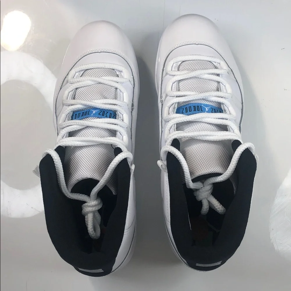 NWB Nike Air Jordan 11 Mid TD Men's Size 9.5 Football Cleats White Legend Blue